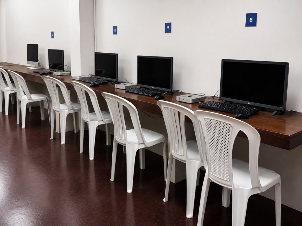 Sala de computadores del ITV